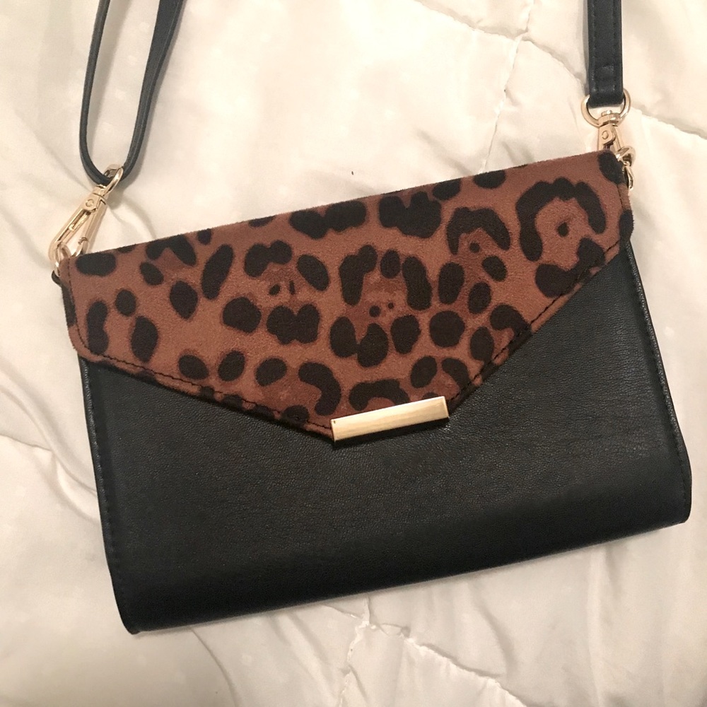 Savethegirls leopard print phone purse
